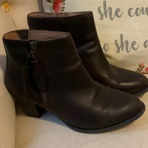 Vionic Weather-Resistant Ankle Boots
